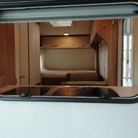 700x525-BURSTNER-PREMIO-LIFE-425-TS_1632479624