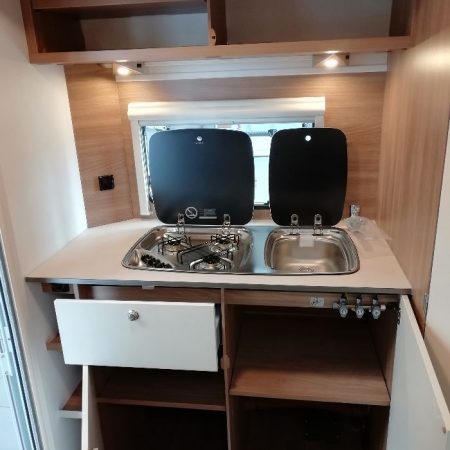 700x933-BURSTNER-PREMIO-LIFE-425-TS_1632479626