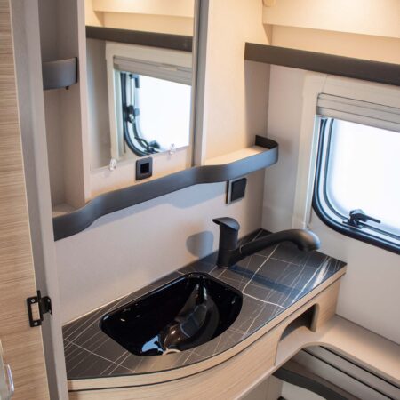 Eriba Familia 320 0004