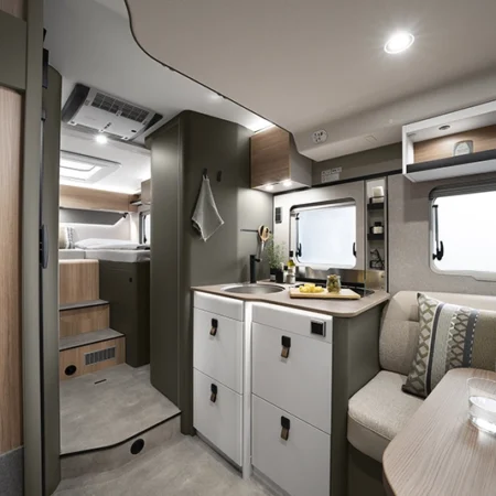 HYMER GT-S 685_Kueche copia
