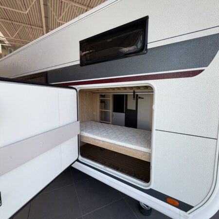 HOBBY EXCELLENT EDITION 545 KMF