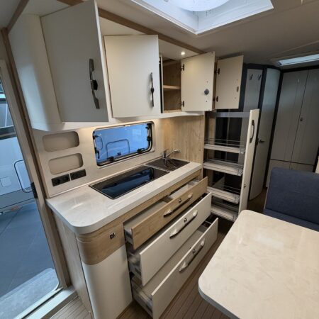 HOBBY EXCELLENT EDITION 545 KMF