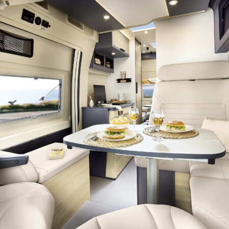 CAMPER_FIVE_SALON